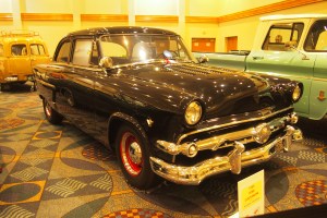 Beautiful Ford Customline, my brother had one of these in the 60's