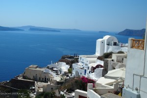 The curves of Oia
